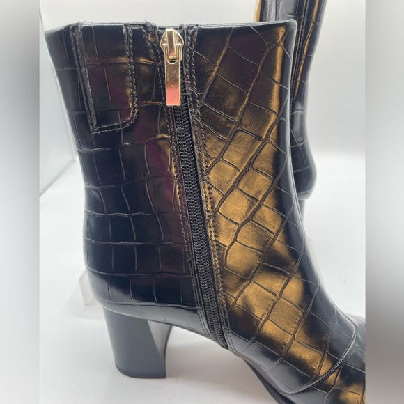 Nordstrom Rack Black Croc-Embossed ankle Boots block heel size 6 - Picture 6 of 7